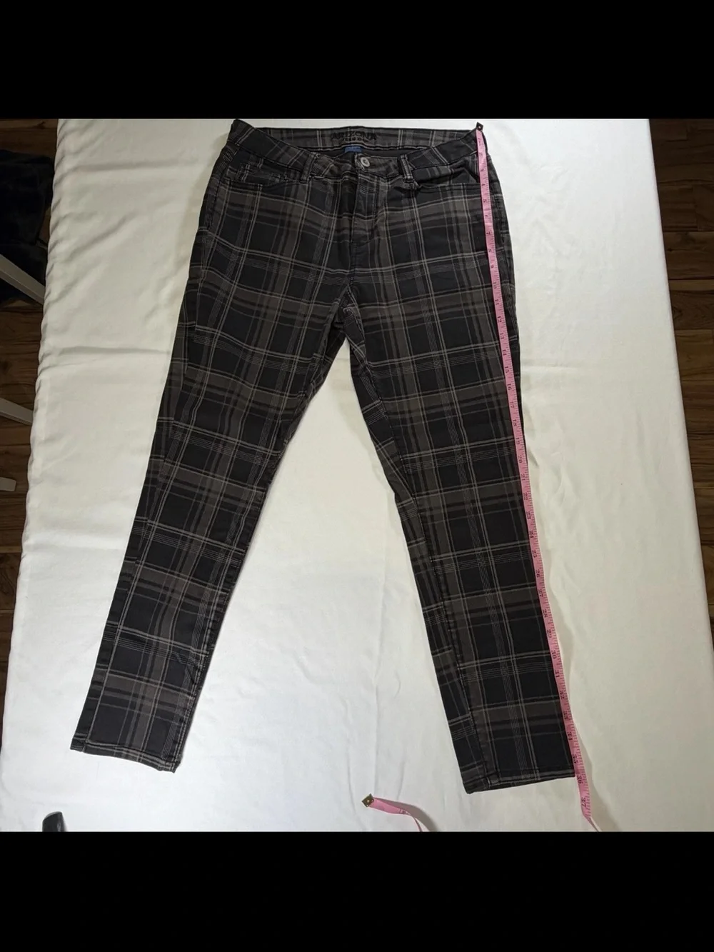 Black & Gray Plaid Slim Pants